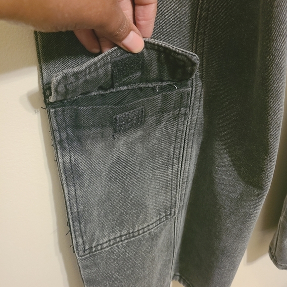 Pretty Little Thing | Women's Black High Waist Cargo Jeans (Size 4) - Picture 11 of 14